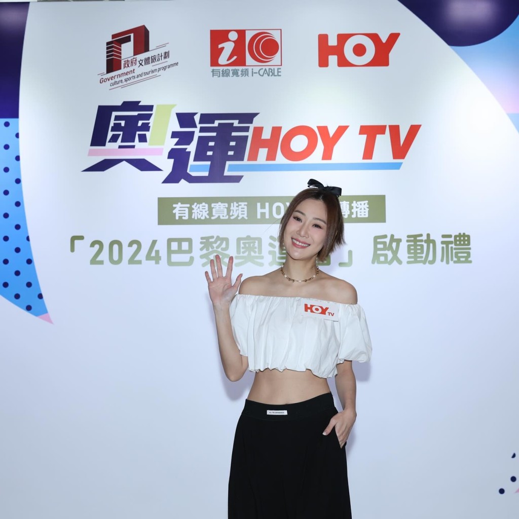 朱智贤曾转战HOY TV为烹饪节目《圣诞啦开饭》担任主持，上周日（19日）终于加盟《健康关注组》。