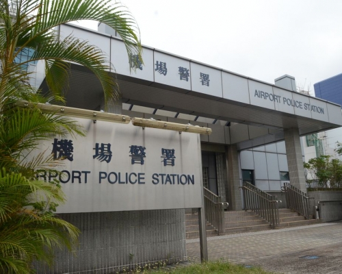 案件由機場警區警區刑事調查隊跟進。