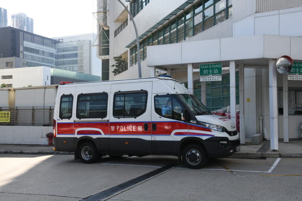 警員調查事件。