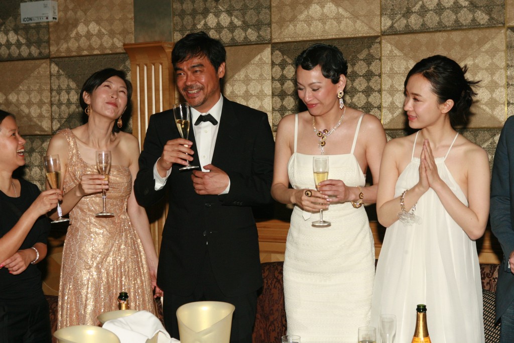郭蔼明2006年开始淡出幕前，专心做丈夫刘青云背后的女人。