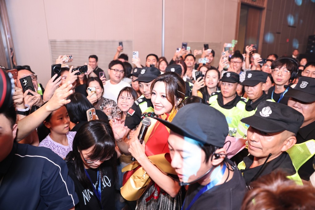 吳若希完Show後表示：「《巨塔之后》喺度拍攝，回憶返晒嚟，好有親切感。」形容佛山，「返咗第二個屋企咁！」