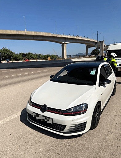 被警方扣查車輛。警方提供