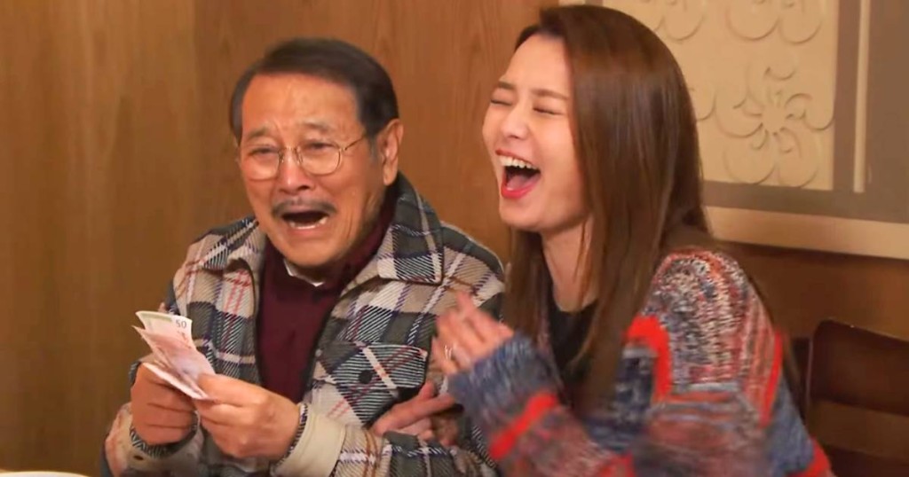 東北人來港20年感嘆香港與內地孝順父母巨大差別。（圖片來源：《愛·回家之開心速遞》劇照）