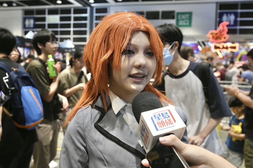 Cosplayer)楊小姐提到，自己早上六點開始就準備這身裝扮。