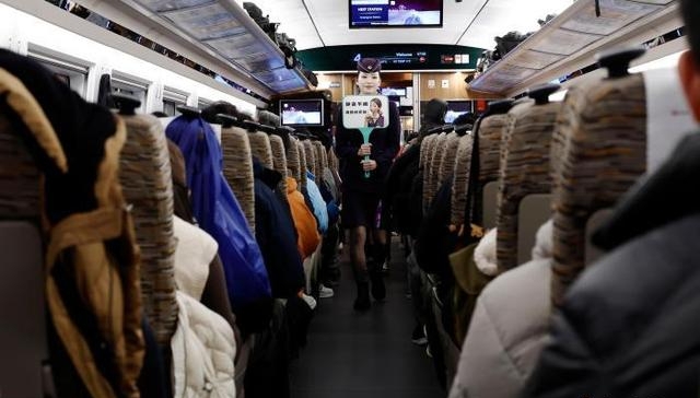 長途客車、飛機經濟艙等交通工具的座位又窄又擠,大部分人下肢基本上都是保持著不動或少動的狀態。 中新社 長途客車、飛機經濟艙等交通工具的座位又窄又擠,大部分人下肢基本上都是保持著不動或少動的狀態。 中新社