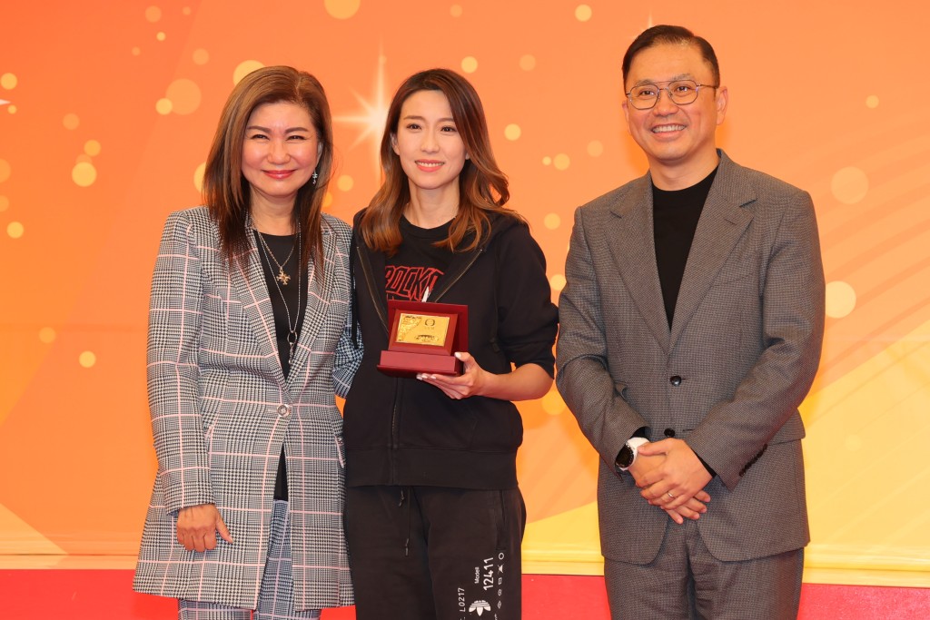 姚子羚已效力TVB 20年，早前獲頒20周年服務獎。