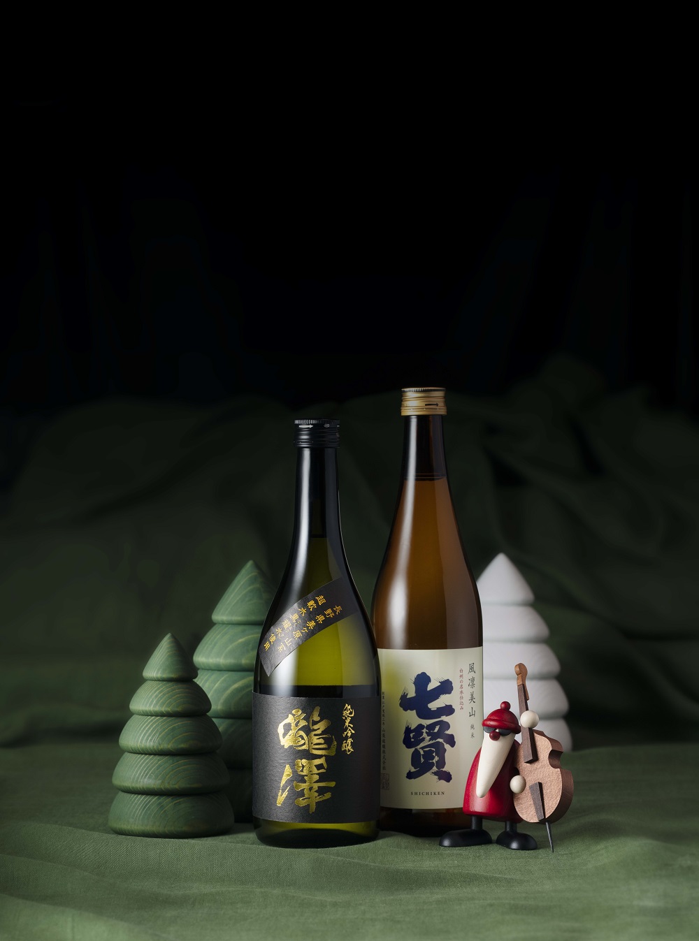 提供酒品預購，包括瀧澤 純米吟釀及七賢 風凛美山 純米，最適合配搭日式壽司和刺身——聖誕套餐早鳥優惠