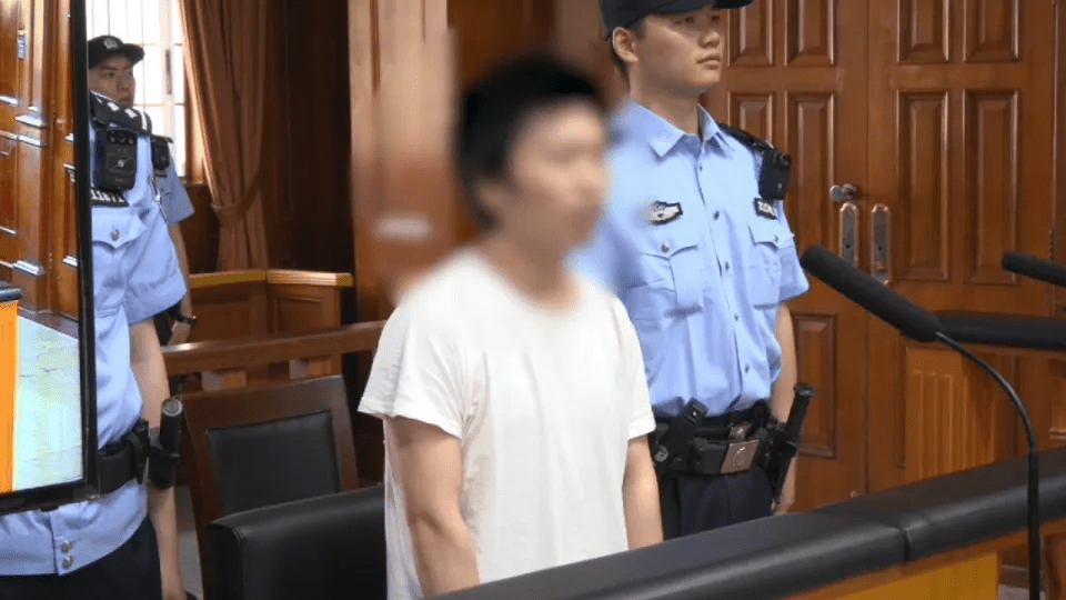 黃某庭上辯稱網上認識的「張姓好哥們」做的。 黃某庭上辯稱網上認識的「張姓好哥們」做的。