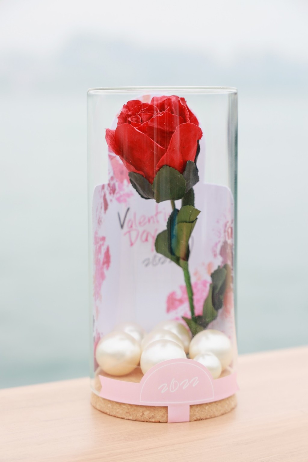 玫瑰花由天然樹葉製成，特別以珍珠配襯，象徵重視所愛的人。 會方提供