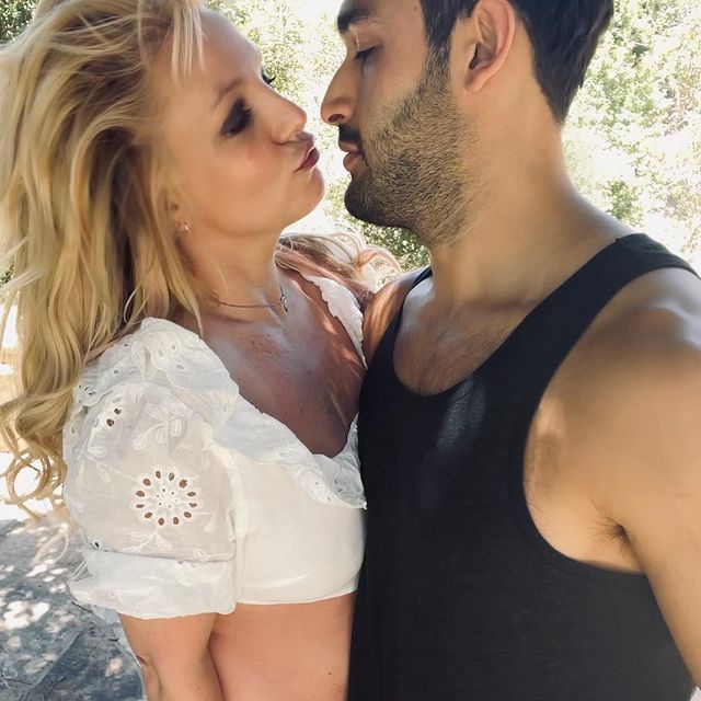 Britney作供時稱父親禁止她跟男友Sam Asghari結婚生仔。