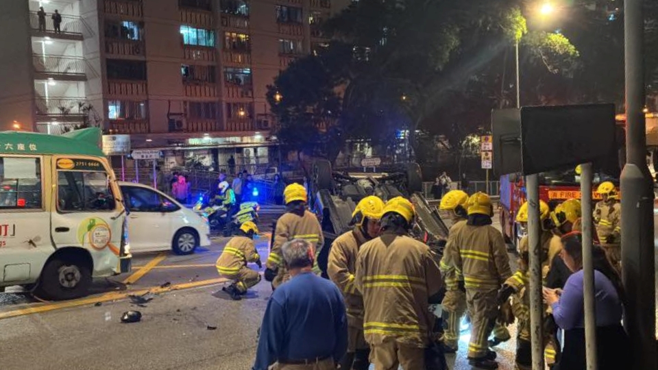 大批消防趕至救援。FB：Cyril Fong@慈雲山資訊交流