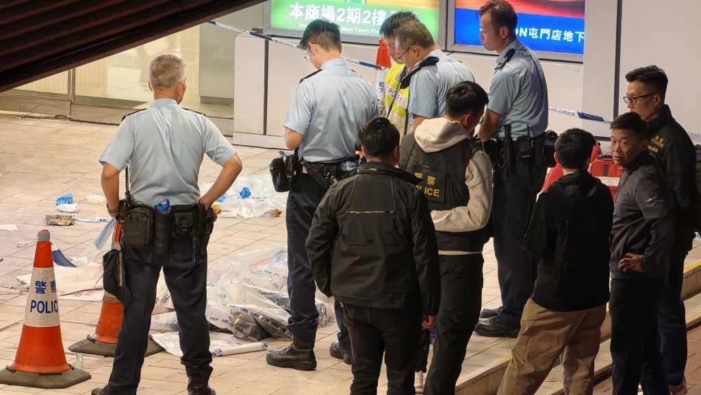 大批警員在場蒐證。