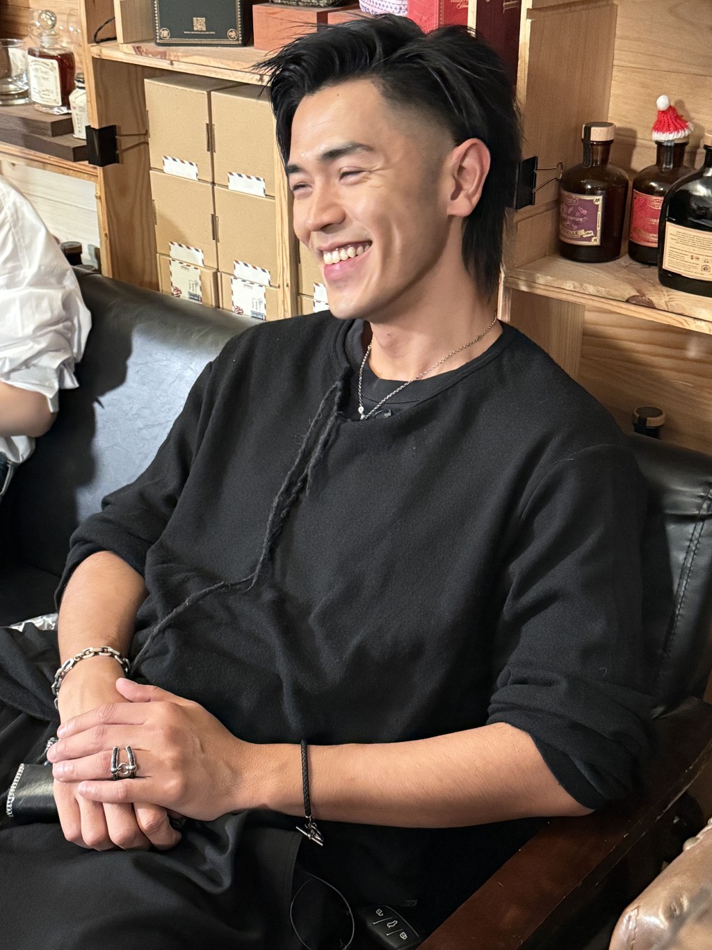  阿威酒量有限。