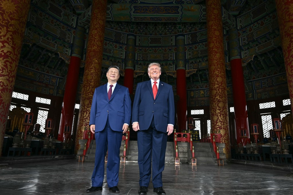 習近平與特朗普共同參觀天壇祈年殿。美聯社