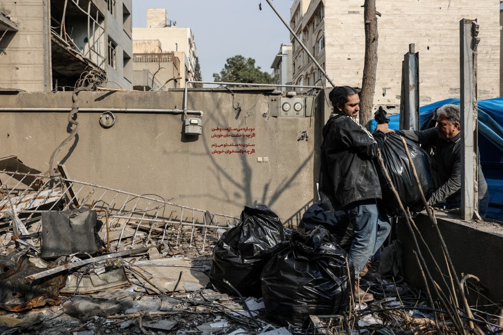 衝突已造成超過2,000人死亡，大部分為伊朗人。路透社