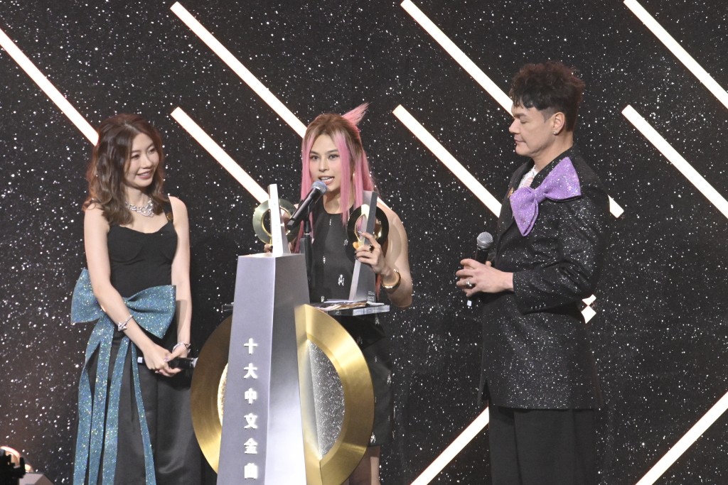 Gin Lee李幸倪凭《企好》获得「十大中文金曲奖」。