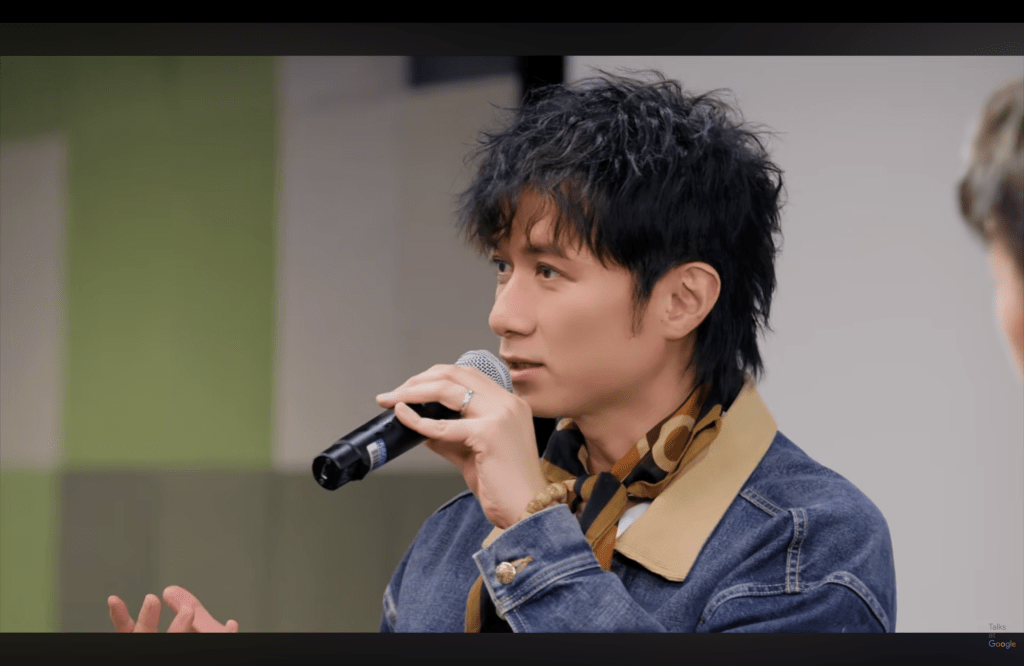 他鼓勵大家要堅持自己鍾意的事,不怕輸勇於嘗試。 他鼓勵大家要堅持自己鍾意的事,不怕輸勇於嘗試。