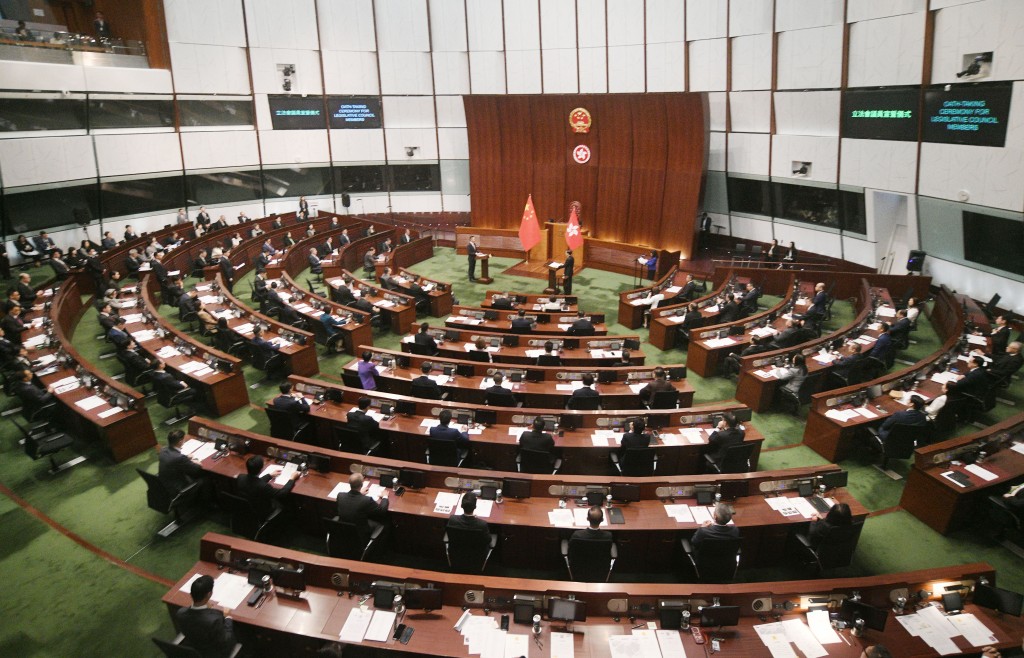 新一屆立法會上任100日,《星島》今日報道90名議員的出席率表現。 新一屆立法會上任100日,《星島》今日報道90名議員的出席率表現。