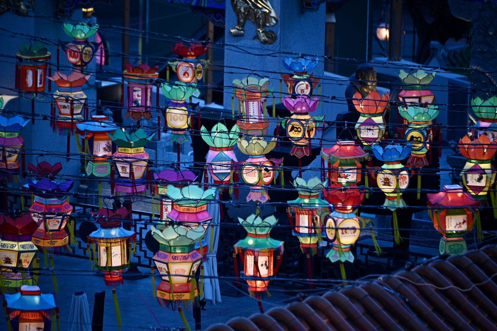 黃大仙祠中秋舉行花燈廟會。