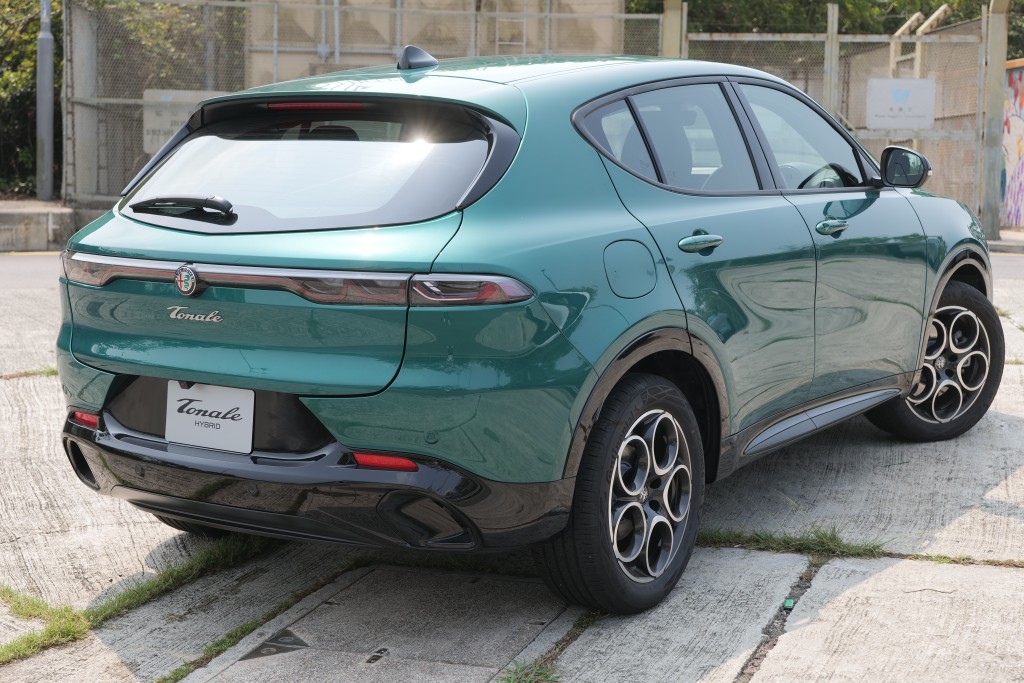 Alfa Romeo Tonale尺碼為4,528 x 1,841 x 1,601mm，軸距2,636mm。