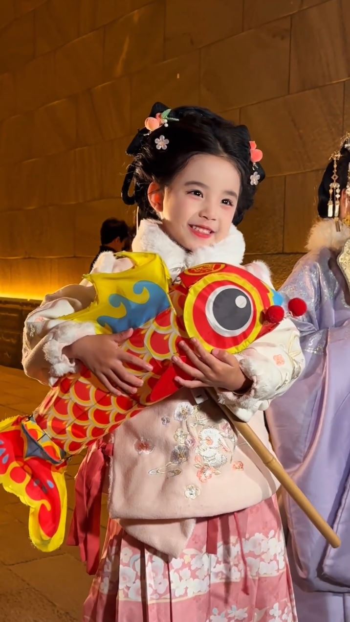 黃澤鑫改放「煲仔飯公主」的短片即賺來潑天流量。抖音