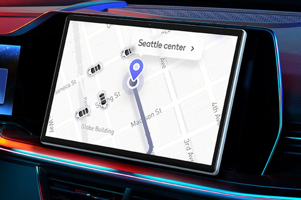 由於內置GPS，放在車廂內可用作導航帶路。