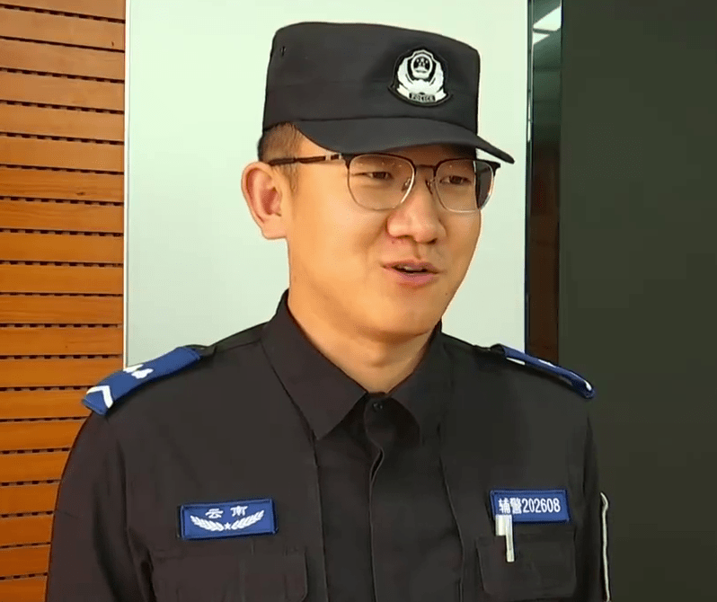 辦案警員講述情況。