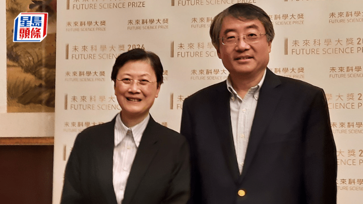 任詠華（左）認為，香港要做好科研，仍要加強中小學STEM教育。