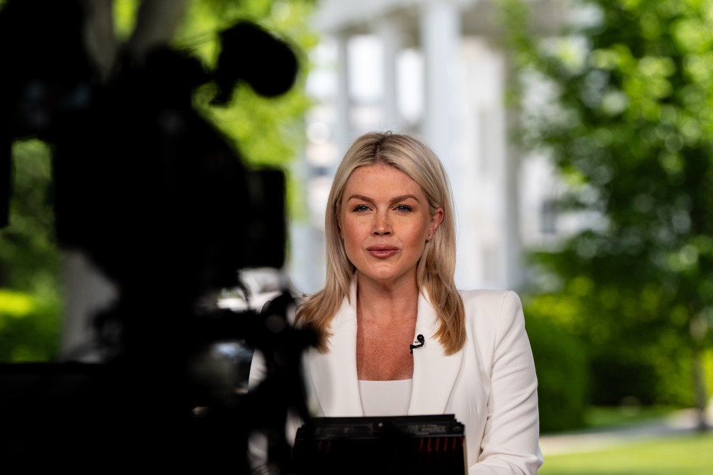 莱维特擅长以尖锐回应记者提问。美联社