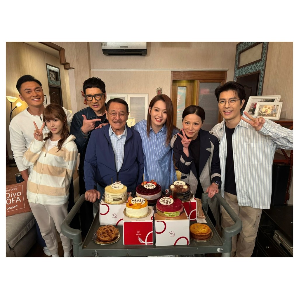 呂慧儀表示自己第9年與《愛回家》劇組慶生。 呂慧儀表示自己第9年與《愛回家》劇組慶生。