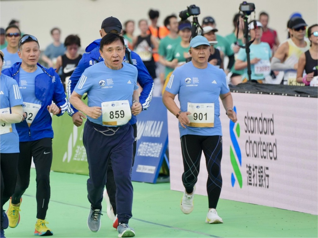 新地主席兼董事总经理郭炳联参与「香港马拉松 2 02 6－领袖杯」。图片由新鸿基地产提供