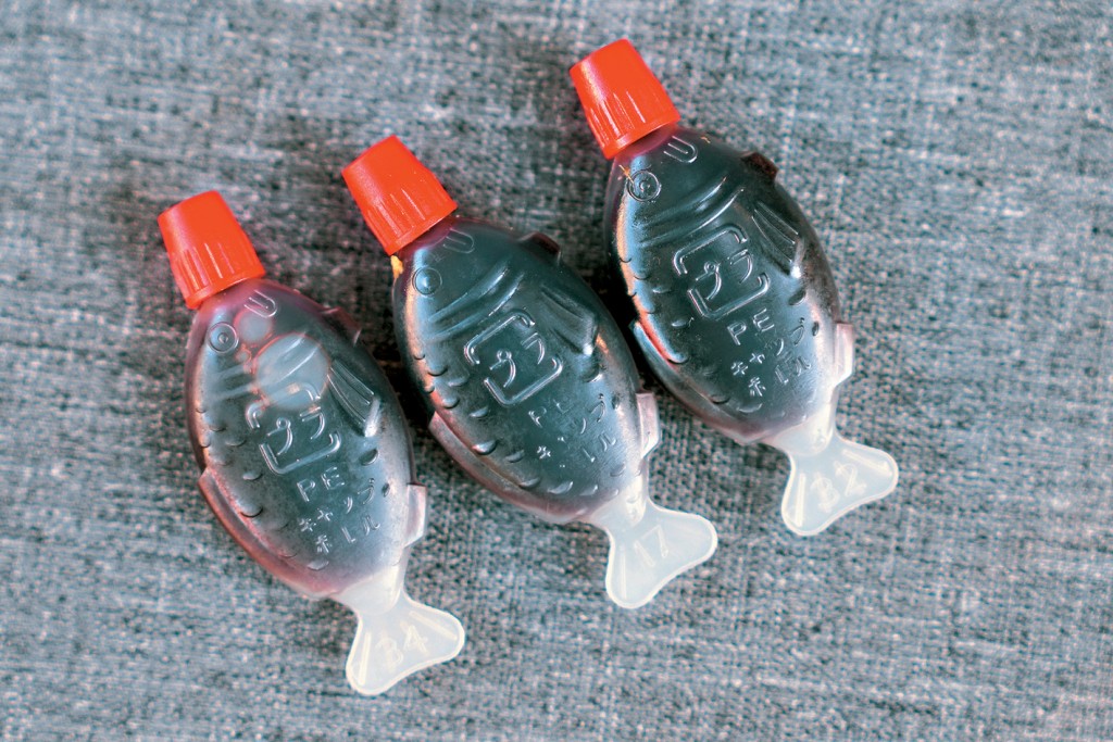 澳洲市面上的魚形豉油膠樽。