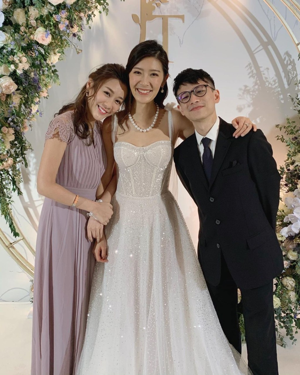 Jennifer去年結婚，詩欣幫手做姊妹，而其男友都有出席。