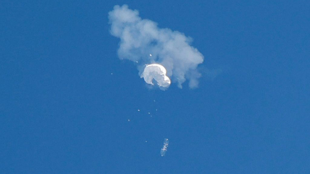 被美軍擊落的中國氣球殘骸，疑似已被美海軍打撈上岸。AP