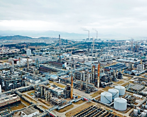 沙特阿拉伯的國營石油公司沙特阿美，第二季度純利達255億美元。