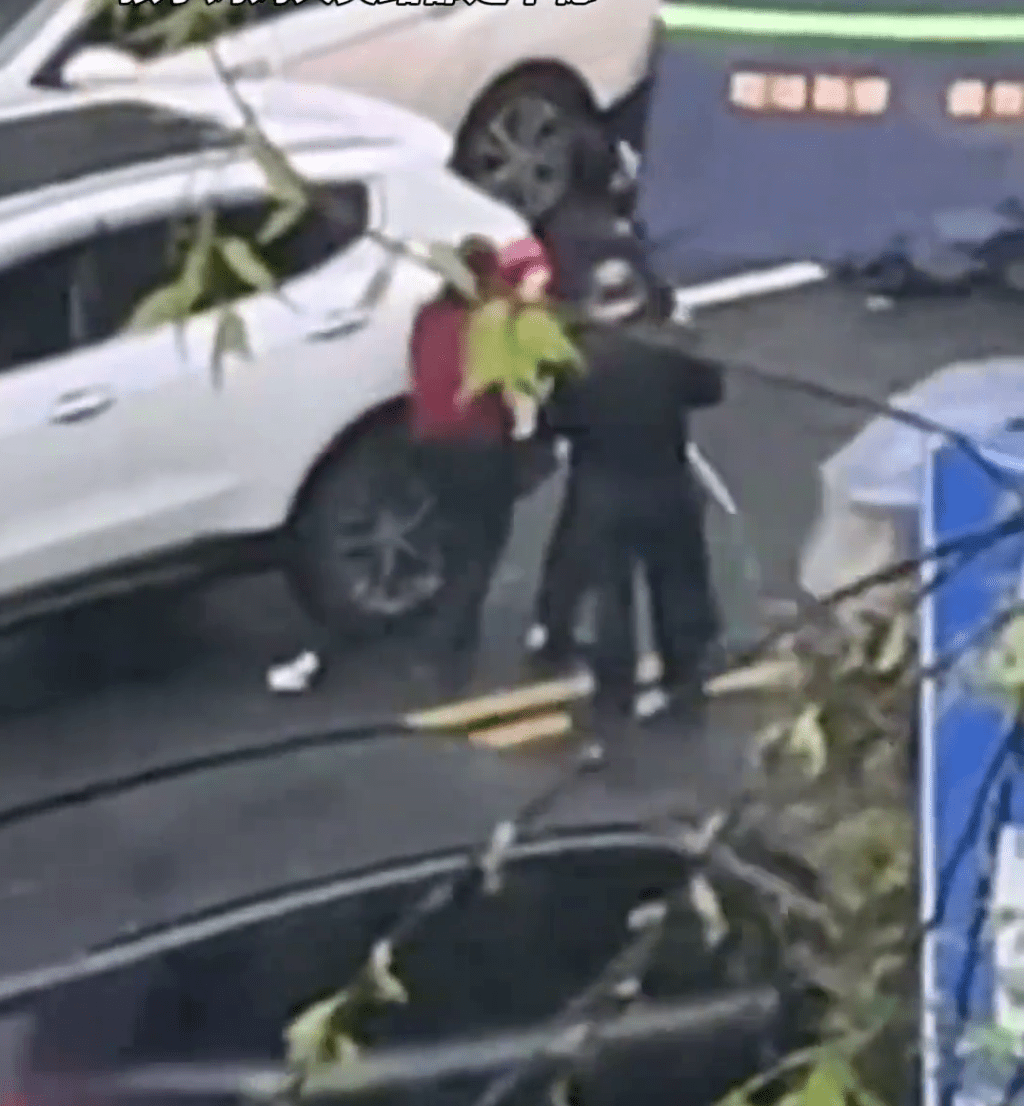 警方封路处理。