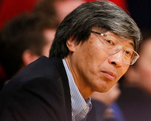 来自南非、因生化科技起家的华裔富豪黄馨祥，有望成为《洛杉矶时报》新老板。（网图）