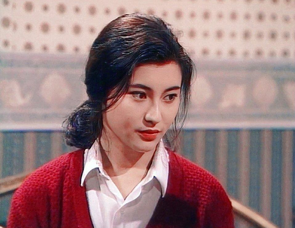 蔡曉儀有「亞視李嘉欣」的封號。 蔡曉儀有「亞視李嘉欣」的封號。