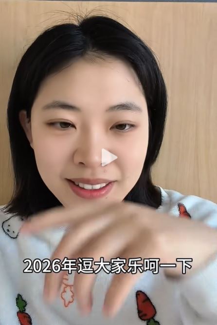 女鐵騎士爆紅後回應成為網民惡搞題材。