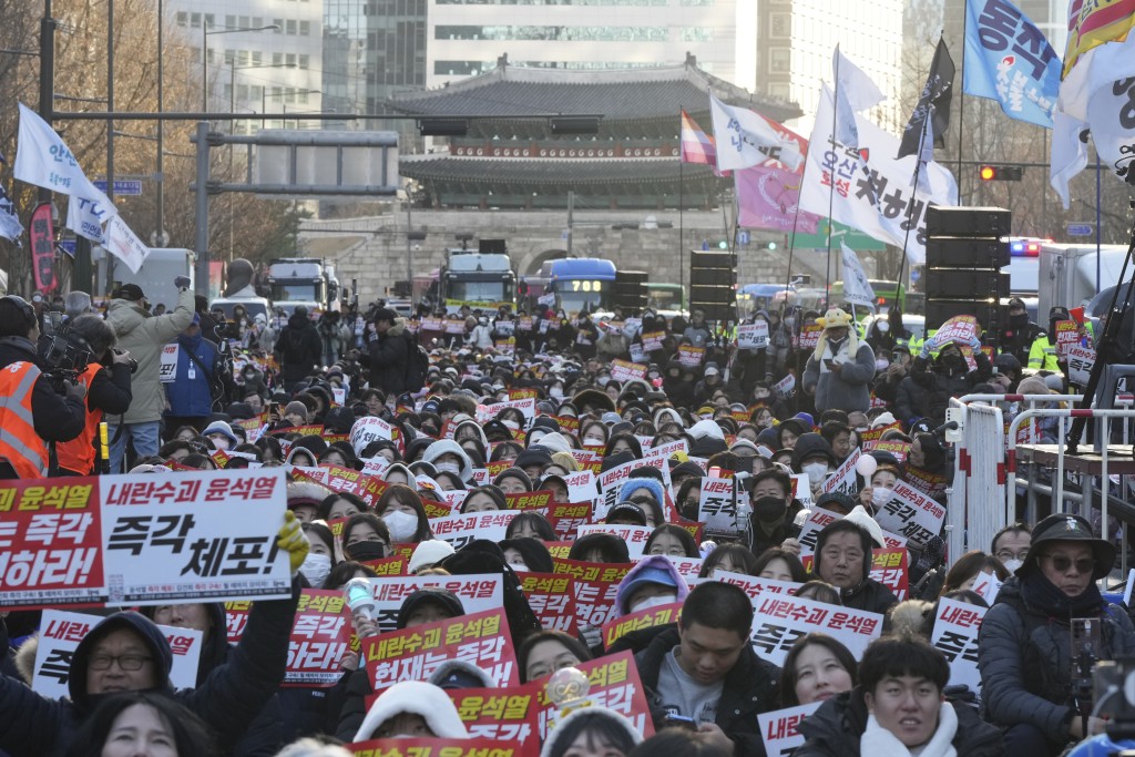 朝中社指尹錫悅全國講話引發政界和社會更加強烈的反抗和憤怒。美聯社