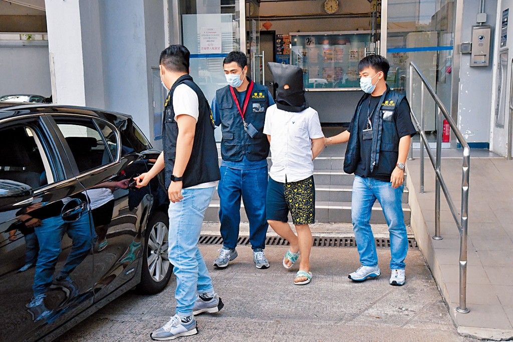 被告跳巴士逃脫後,被警方於屯門拘捕。