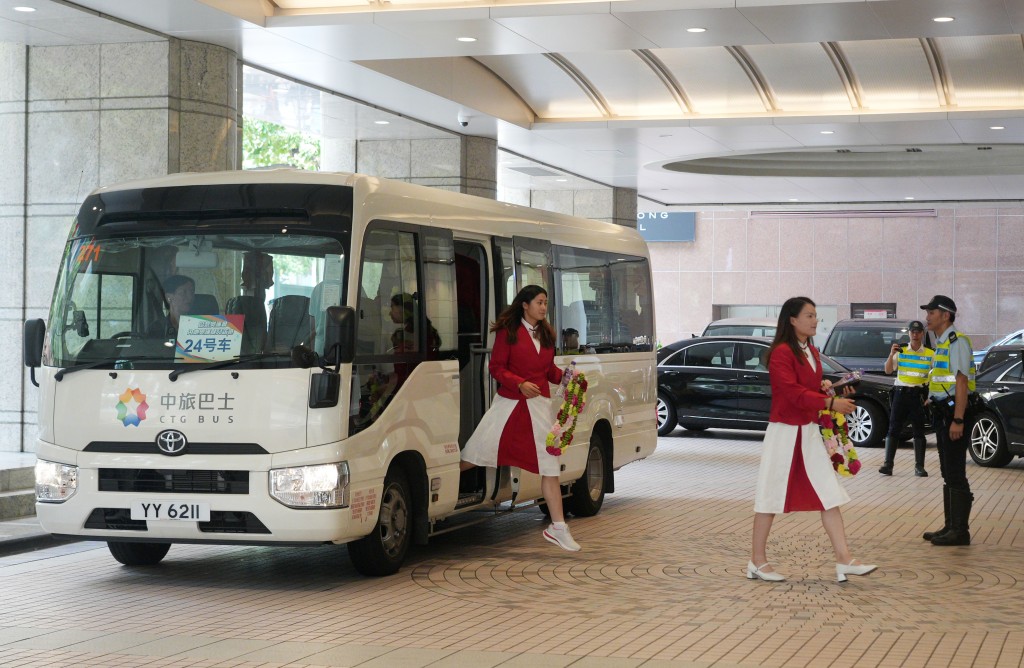 巴黎奧運會內地奧運健兒代表團 抵尖沙咀海景嘉福酒店。 歐樂年攝