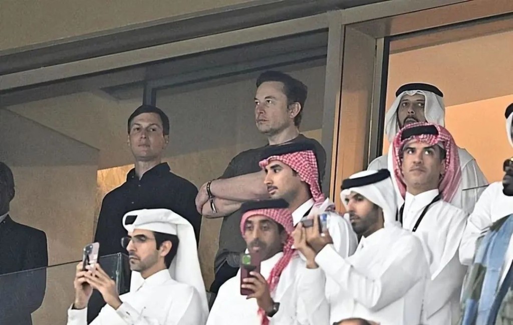 马斯克现场观看卡塔尔世界杯