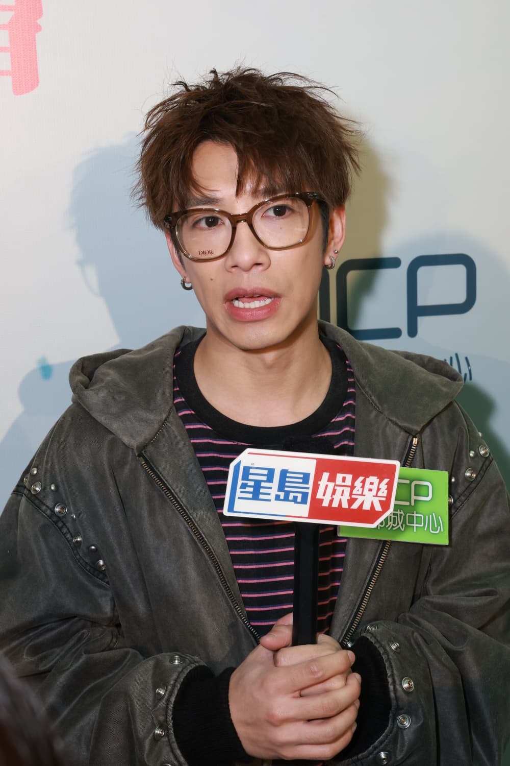 洪嘉豪演唱《畜生》時忘詞，唱完之後他自責。