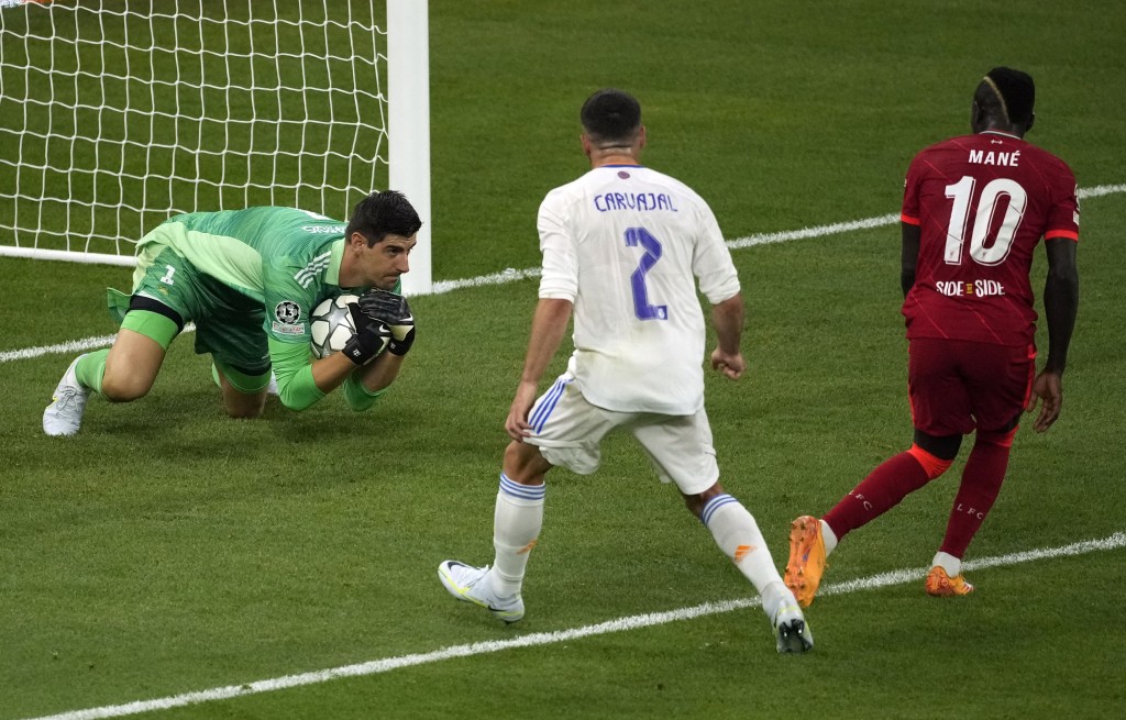 文尼（红衫）在本届欧联决赛表现活跃，一度令对手皇马门前风声鹤唳。