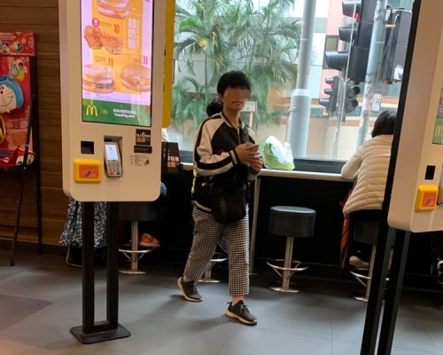 內地女聲稱聾啞人士流連快餐店向市民行乞。王淑文FB圖