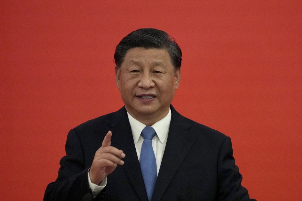 习近平主席说，香港经受了一次次严峻挑战，战胜了一个个风险挑战，历经风雨后，香港浴火重生，呈现出蓬勃的生机，事实证明，一国两制有强大的生命力。