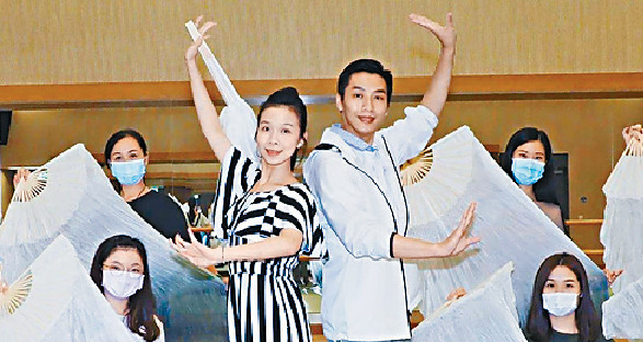 ■王志良和林穎施與其他演員傾力排練《呂布情傾貂蟬》。