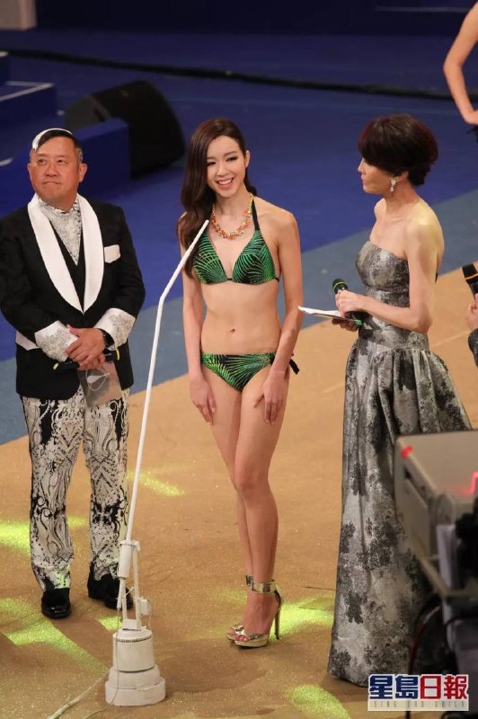 麦明诗参选《2015年度香港小姐竞选》，当年曾因为与杨采妮似样而被冠以「高挑Charlie」。