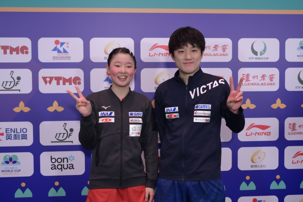 张本智和（右）及张本美和（左）公开向中国队下战书。资料图片